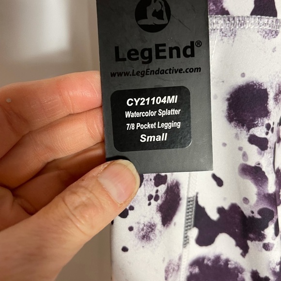 𝅺legend watercolor splash 7/8 leggings. Size Small Purple and White - Picture 4 of 10